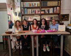 Βιβλιοπαρουσίαση στο Art Cafe Θέσις 7 στην Αθήνα