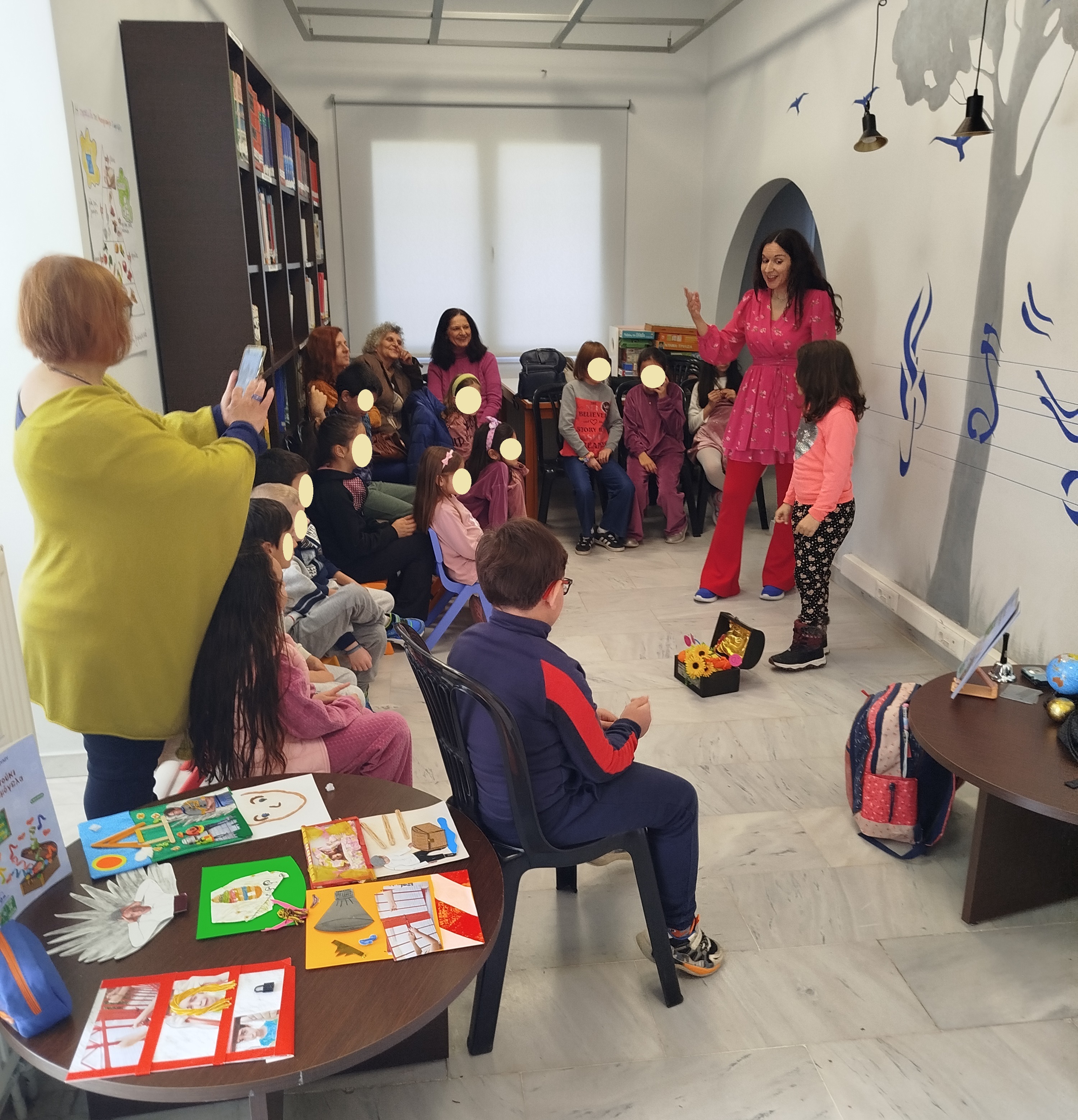 "Το σεντούκι με τα χαμόγελα"άνοιξε στη βιβλιοθήκη Μακροχωρίου